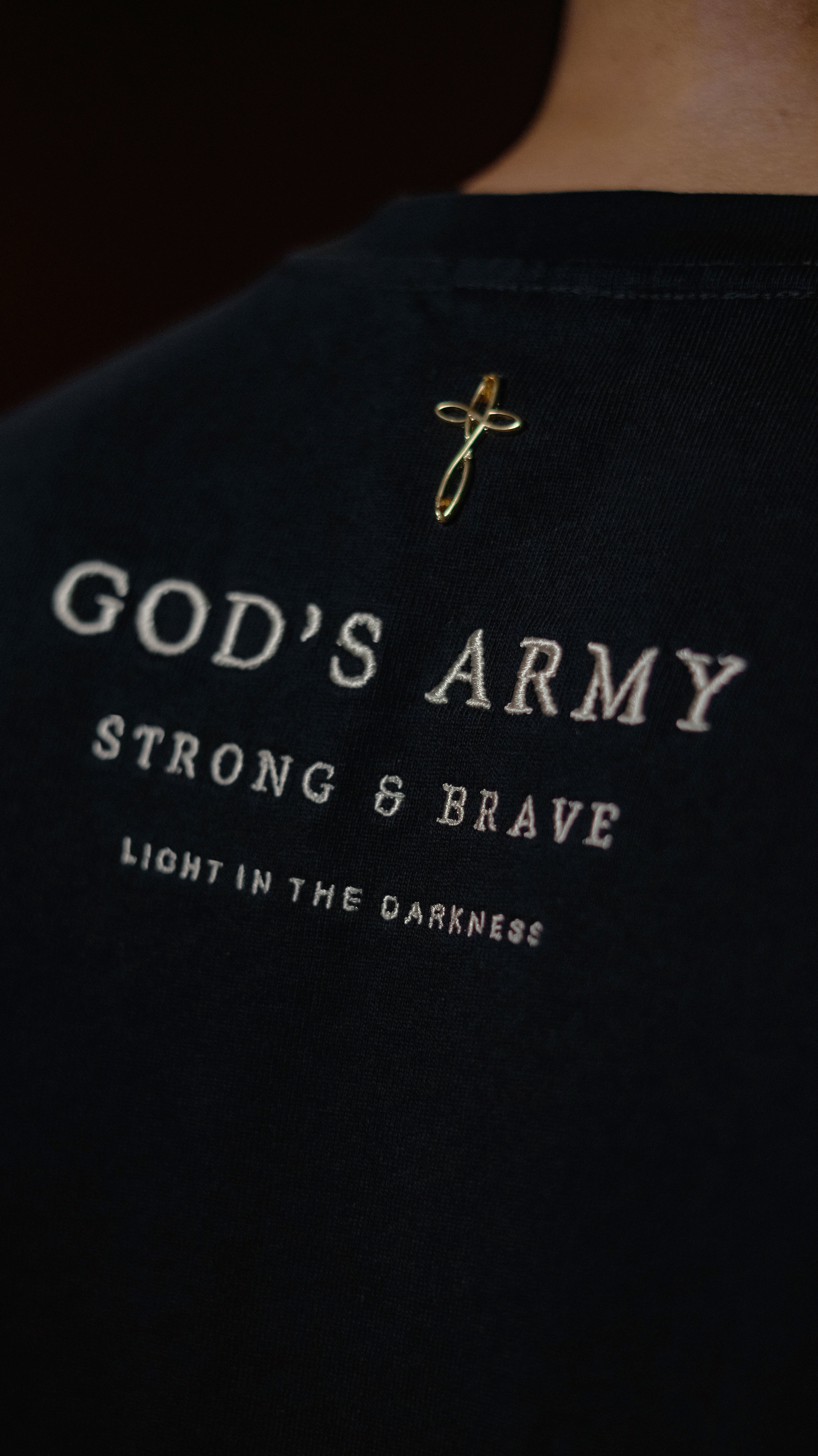 UNBROKEN ESSENTIALS — Black (Regular Fit)